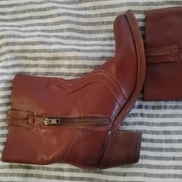 Frye Women's Ankle Brown Leather Boots Sz 7 B - Picture 2 of 7